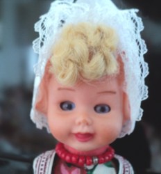 8'' BLONDE INTNL DUTCH GIRL,COSTUME,WOOD SHOES,CONTAINER 478
